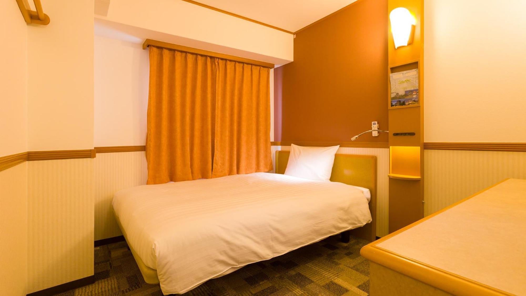 Toyoko Inn Sendai Nishi-Guchi Hirose-Dori Rum bild
