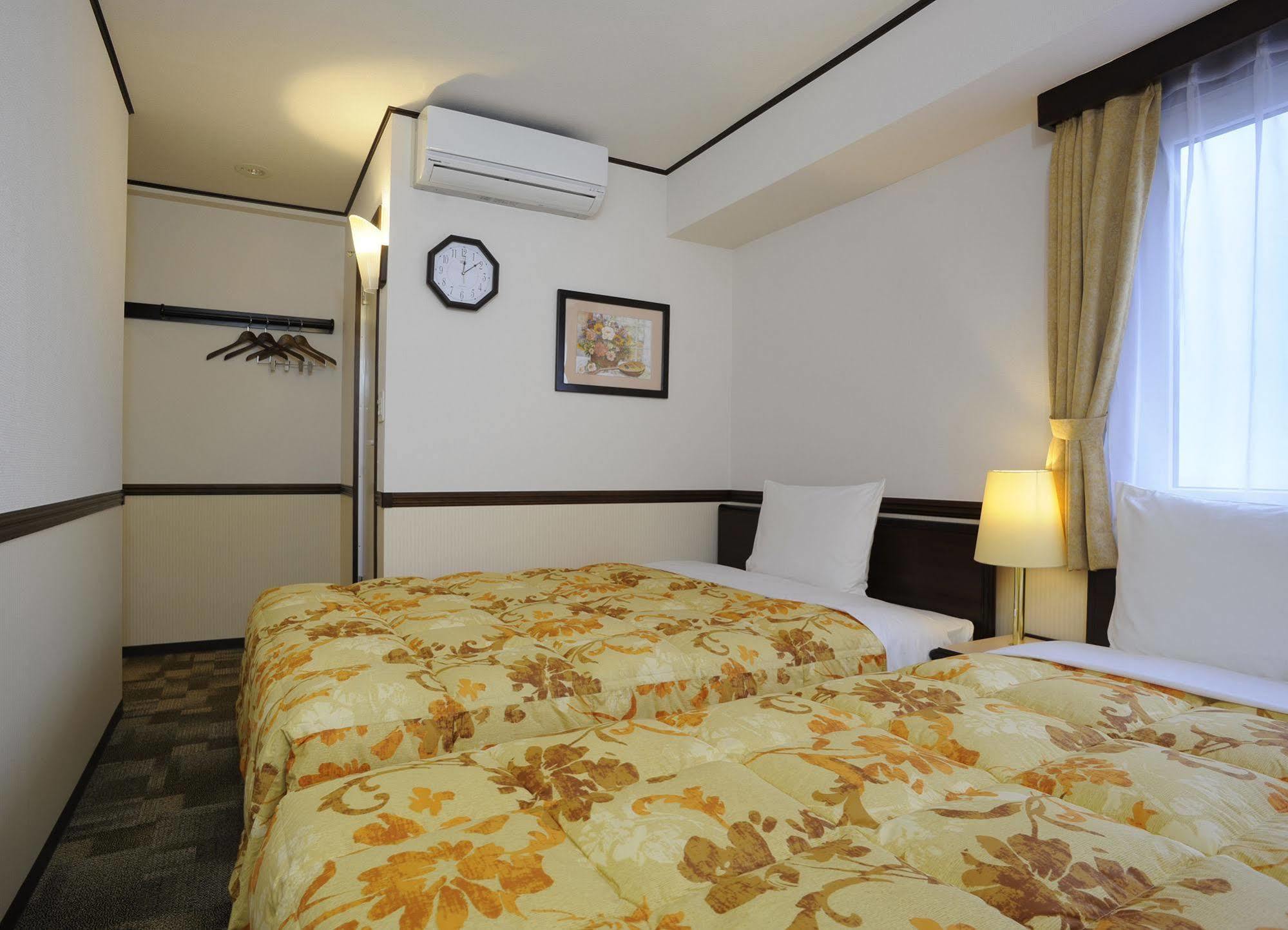 Toyoko Inn Sendai Nishi-Guchi Hirose-Dori Exteriör bild