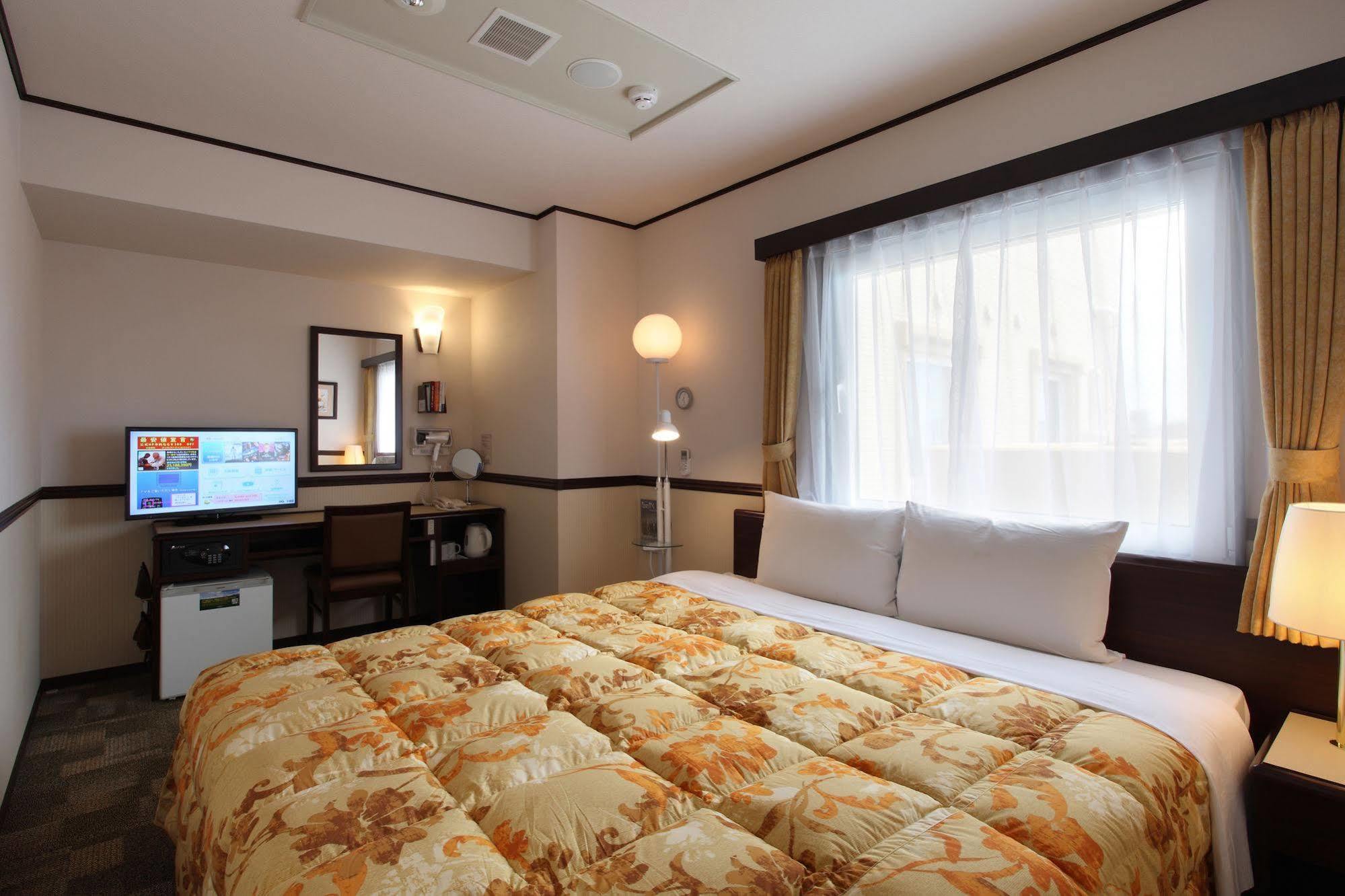 Toyoko Inn Sendai Nishi-Guchi Hirose-Dori Exteriör bild